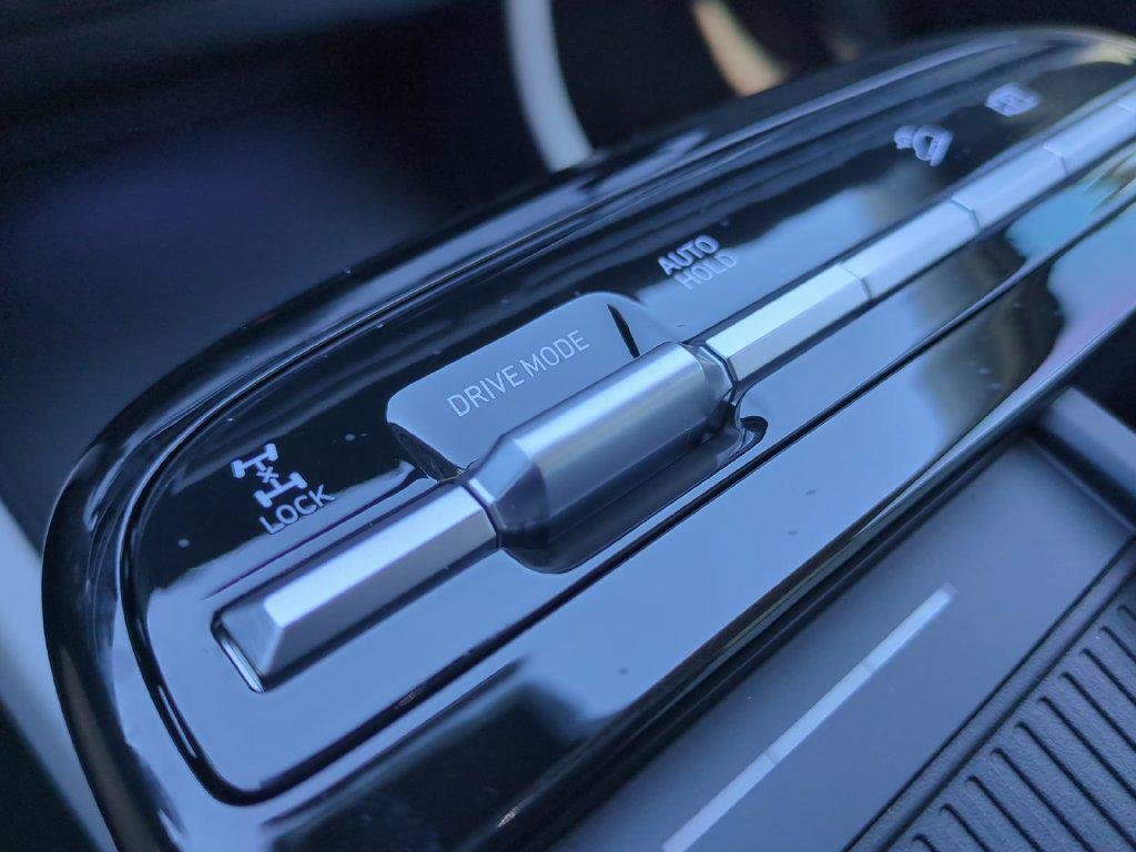 New 2026 White Hyundai SEL Convenience image 29