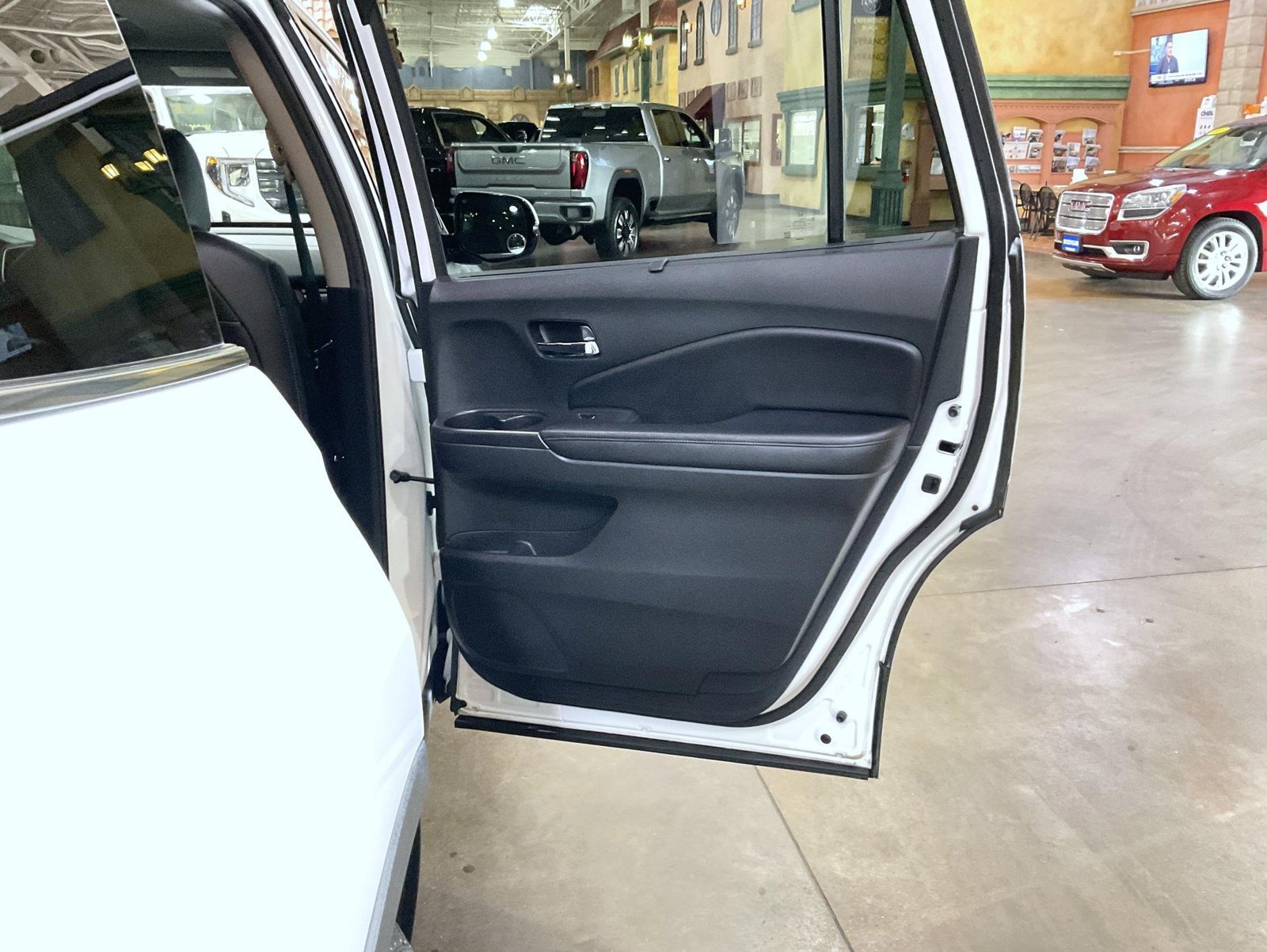 Used 2021 White Honda Elite image 17