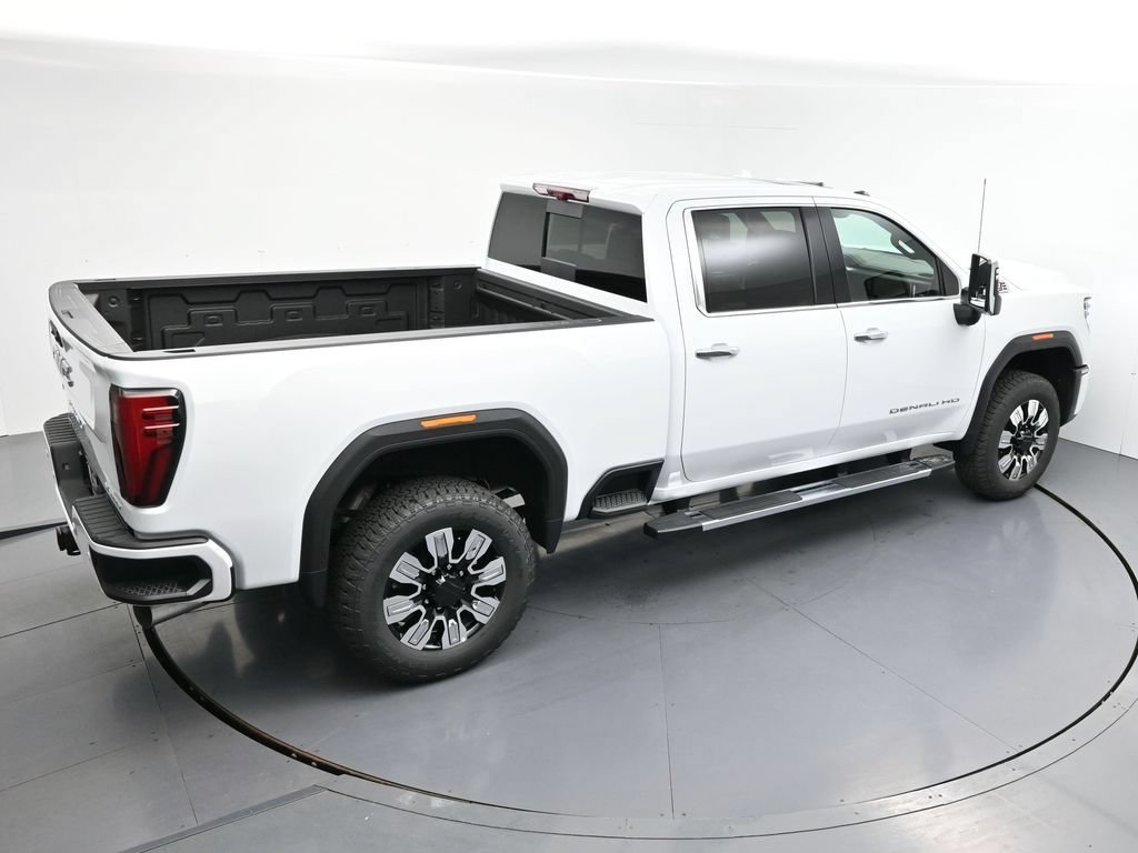 2026 GMC Sierra 3500HD Denali - Photo 7