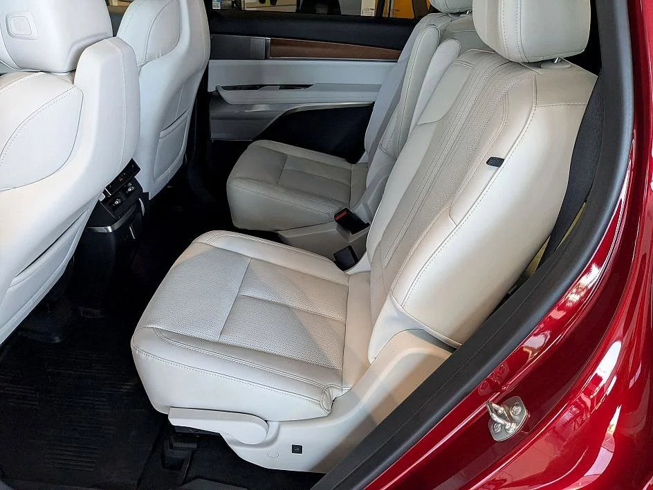 2026 Cadillac VISTIQ Luxury - Photo 25