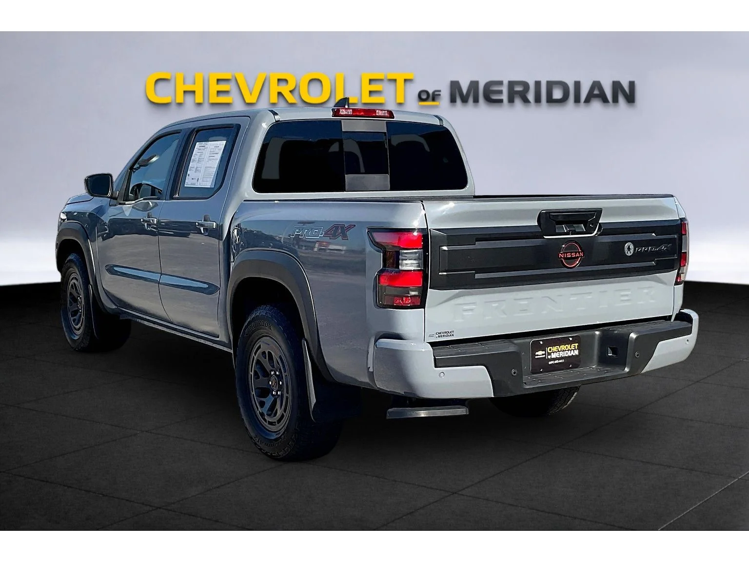 Used 2025  Nissan PRO-4X image 2