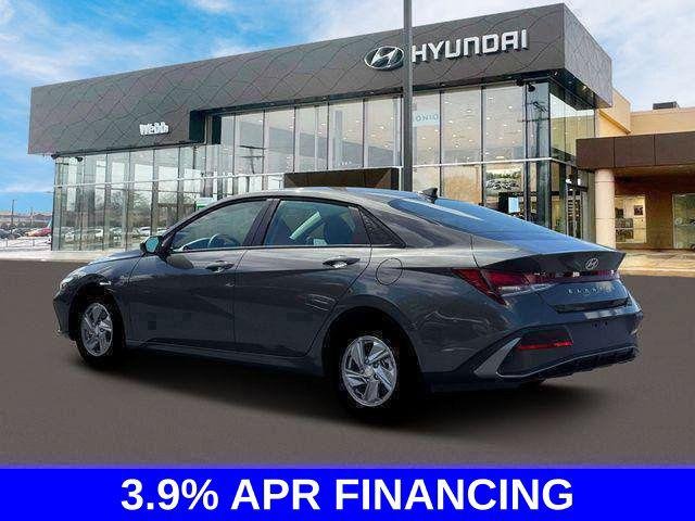 New 2026 Gray Hyundai SE image 4