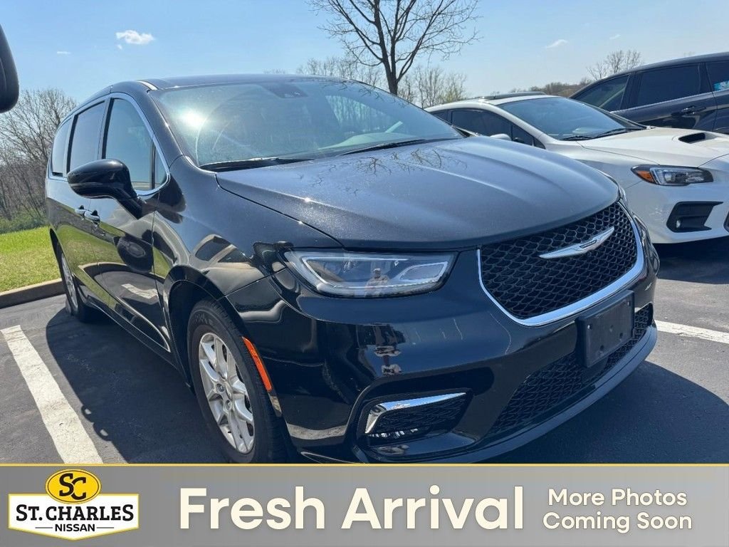 2025 Chrysler Pacifica Select