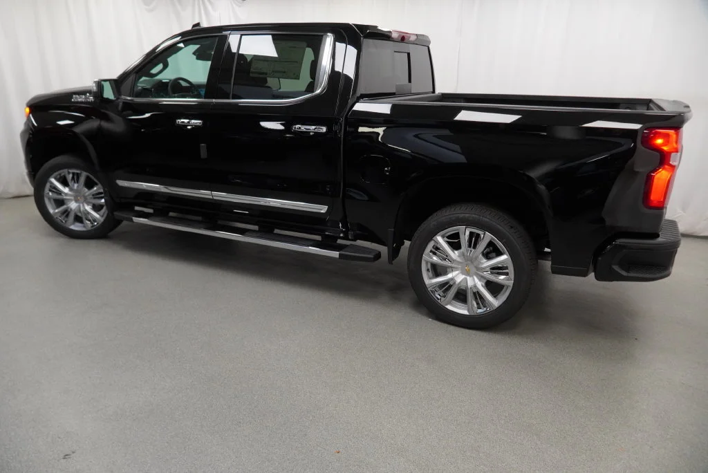 New 2026 Black Chevrolet High Country image 6