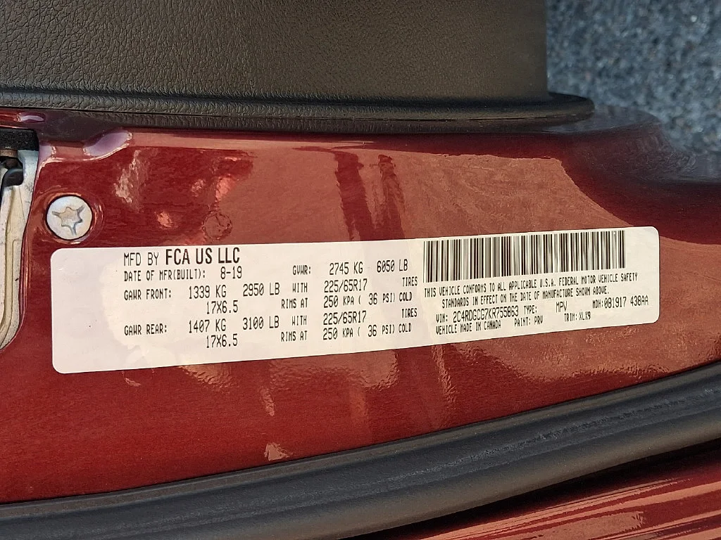 Used 2019 Red Dodge SXT image 28
