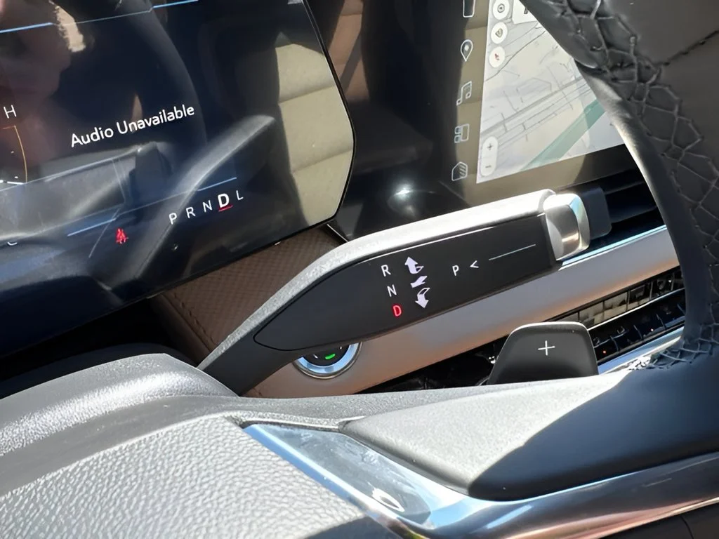 New 2027 Polar White Tricoat Chevrolet ACTIV image 27