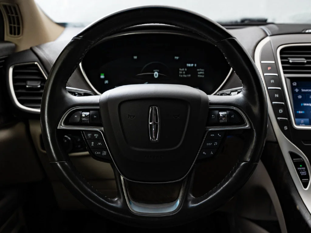 Used 2020 Pristine White Lincoln Reserve image 42
