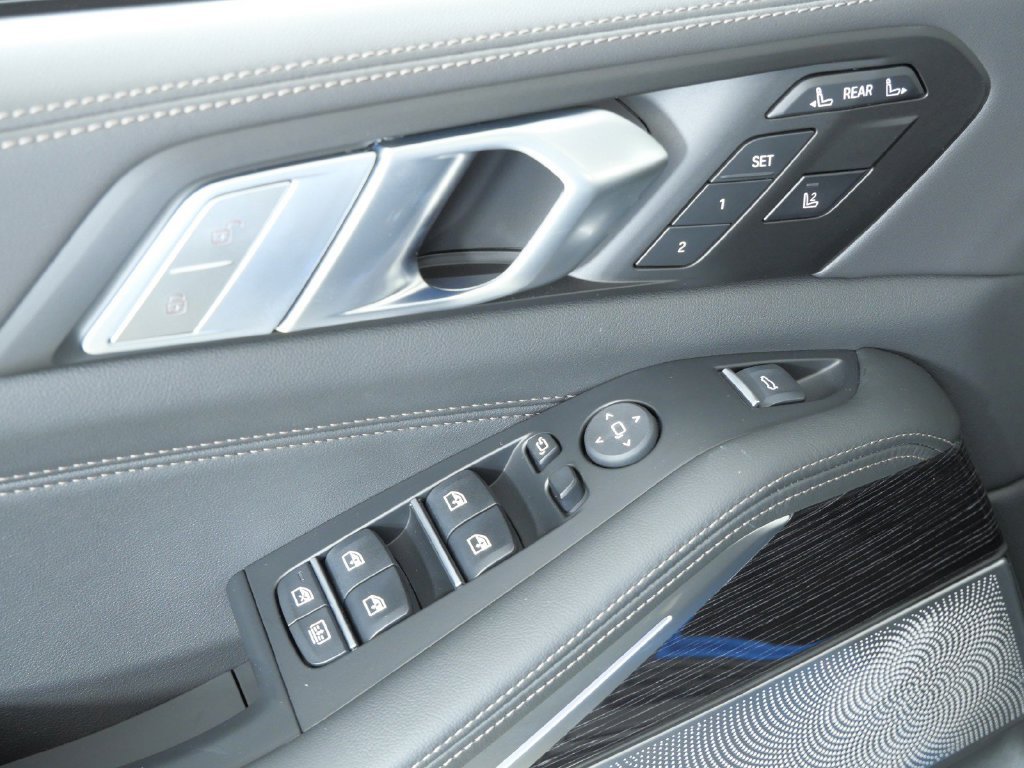New 2027 Dravit Grey Metallic BMW xDrive40i image 50
