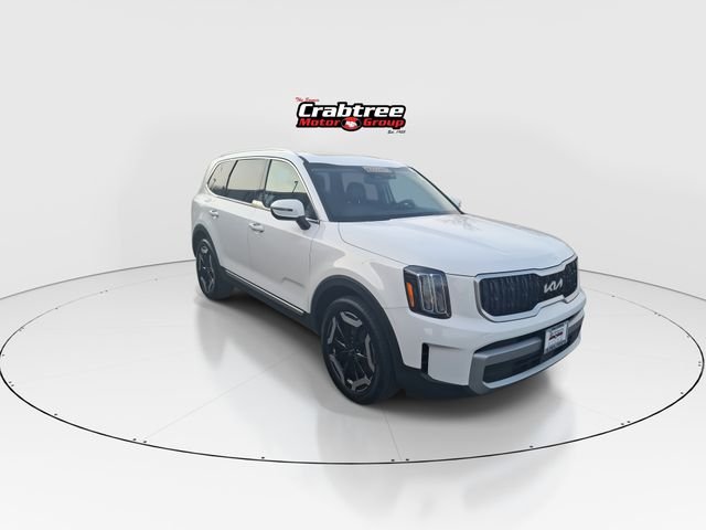 Used 2023 White Kia EX image 2