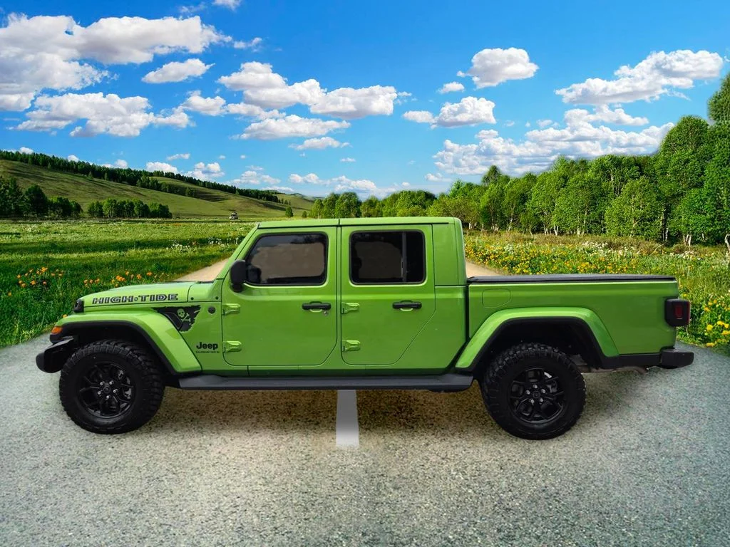 Certified Used 2025 Green Jeep High Tide image 3