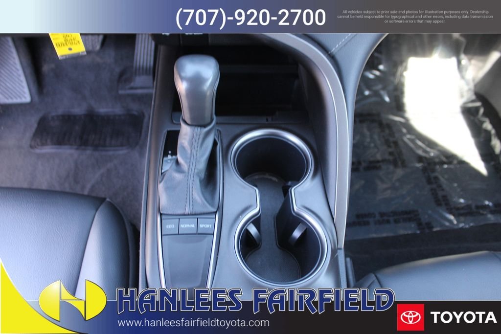 2024 Toyota Camry SE - Photo 18