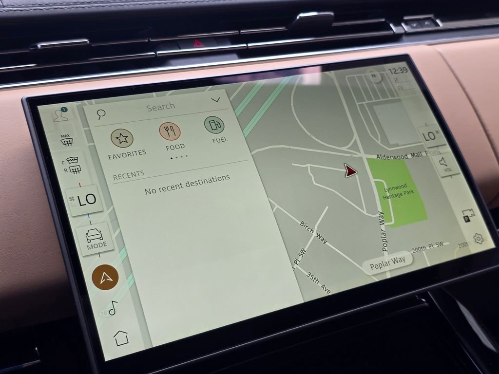 New 2026 Fuji White LAND ROVER SE image 22