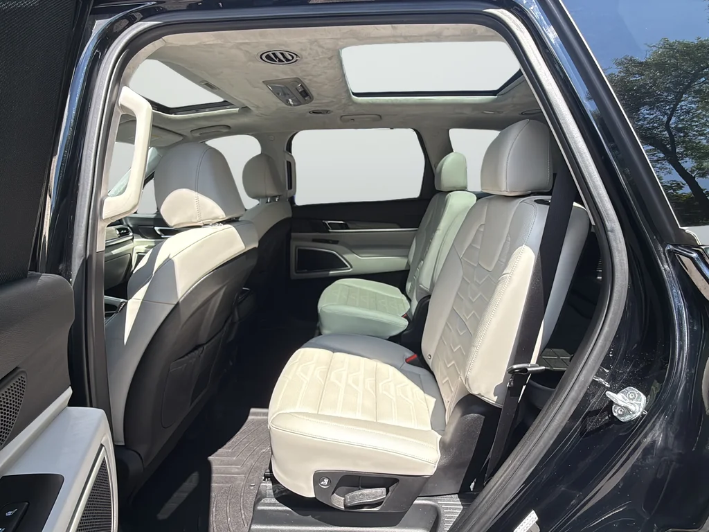 Used 2021 Black Kia SX image 27