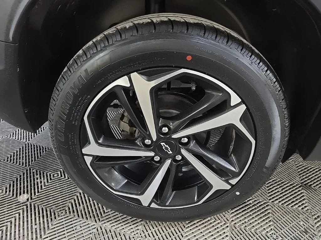 Used 2021 Black Chevrolet RS image 13