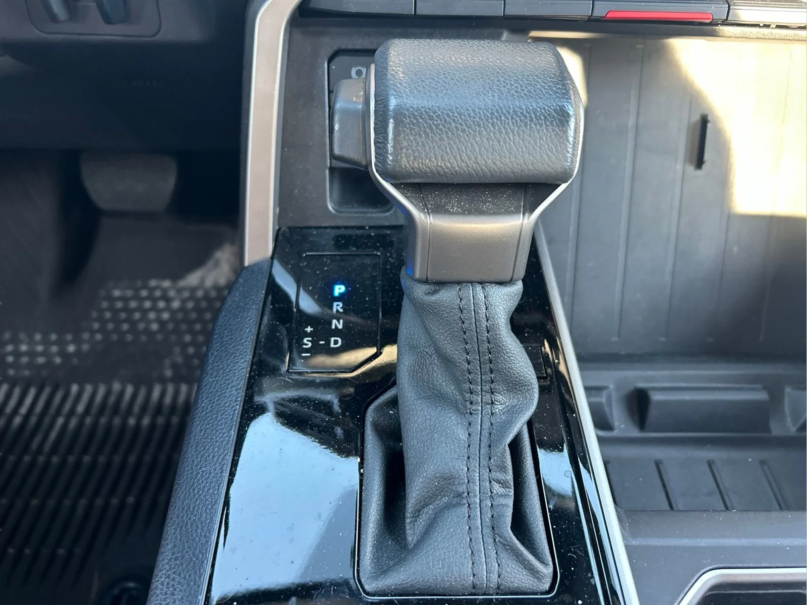 Used 2024 Ice Toyota SR5 image 17