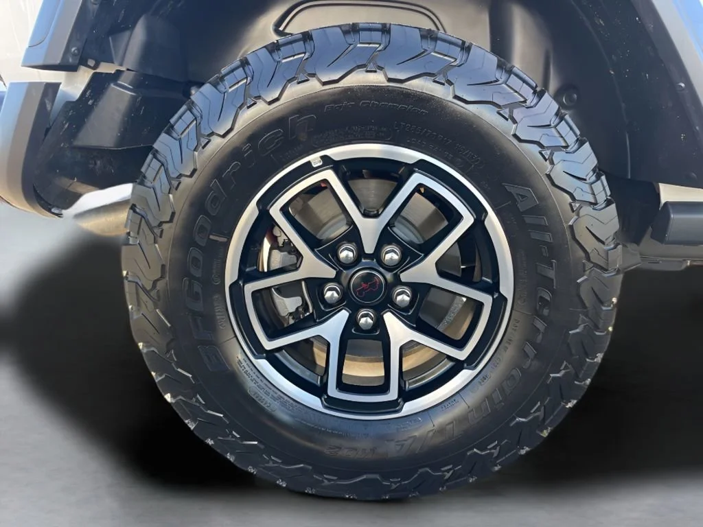 Used 2025 White Jeep Rubicon image 35