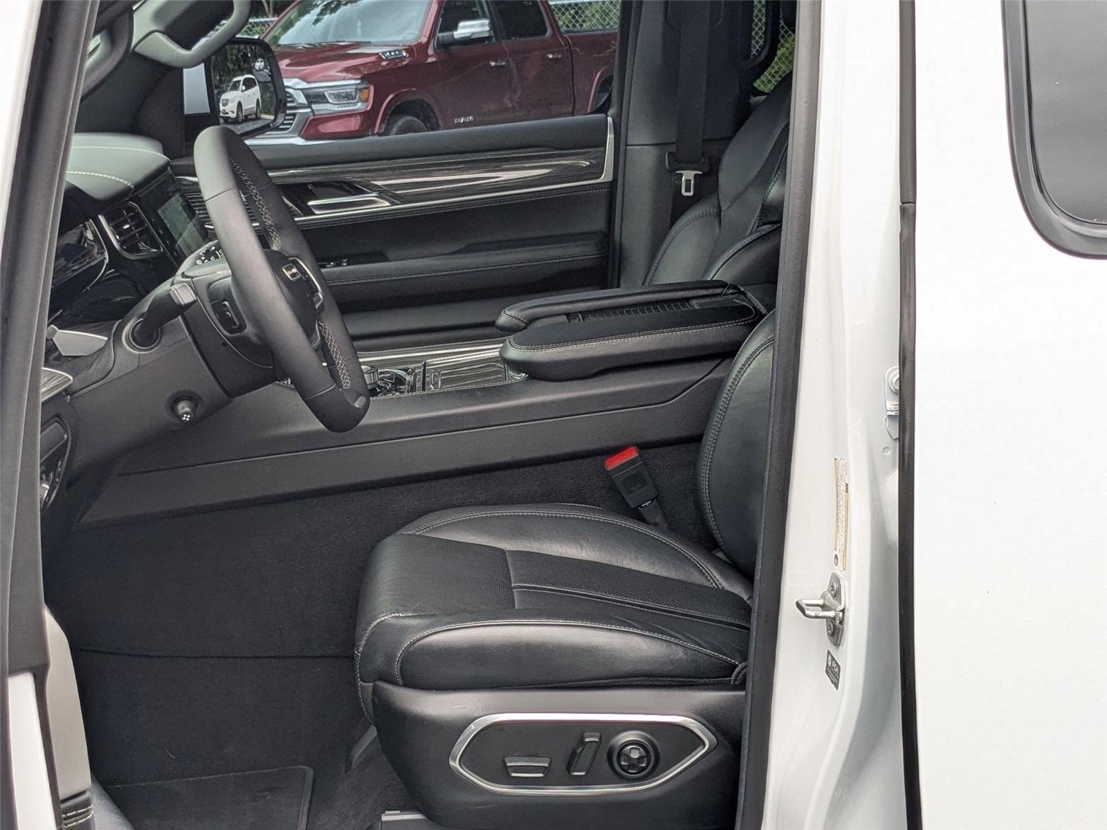 Used 2022 Bright White Clearcoat Jeep Series III image 13