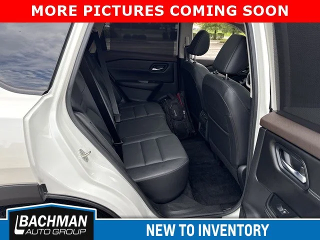 Used 2023 Pearl White Tricoat Nissan SL image 8