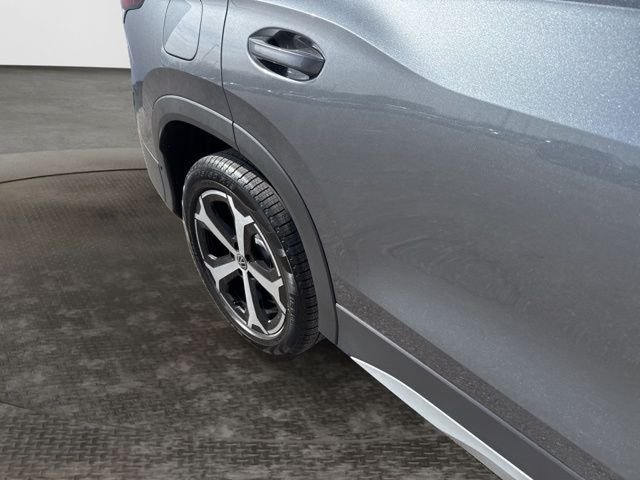New 2026 Platinum Gray Volkswagen SE image 5