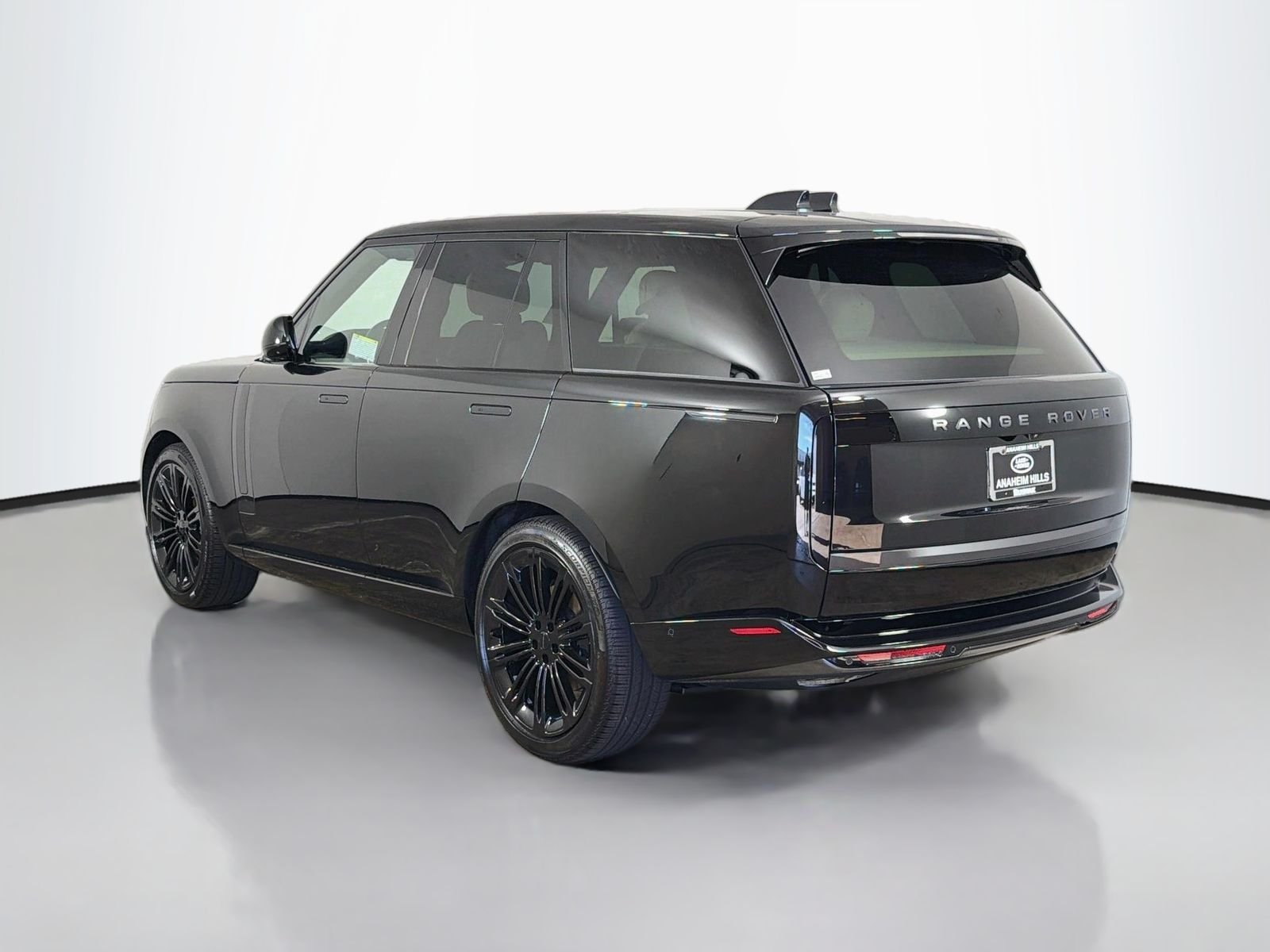 New 2026 Santorini Black LAND ROVER SE image 3