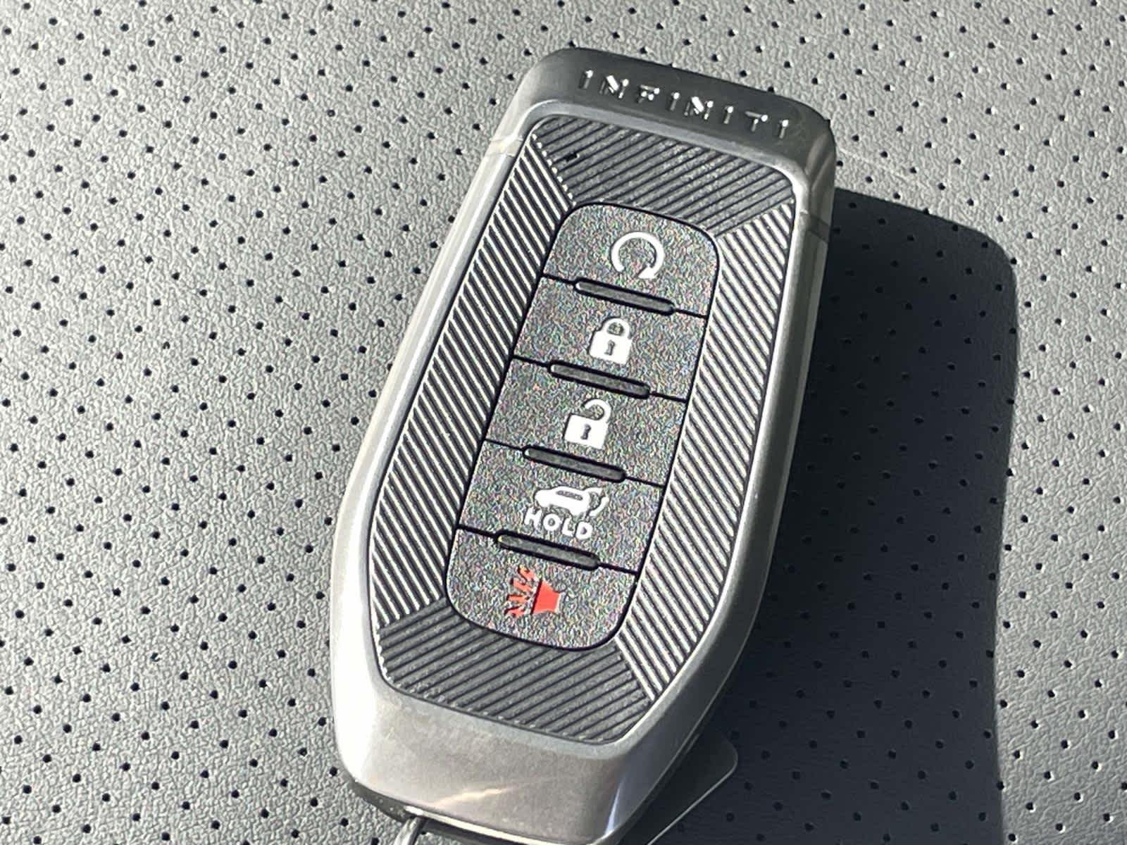 New 2026 Mineral Black INFINITI LUXE image 4