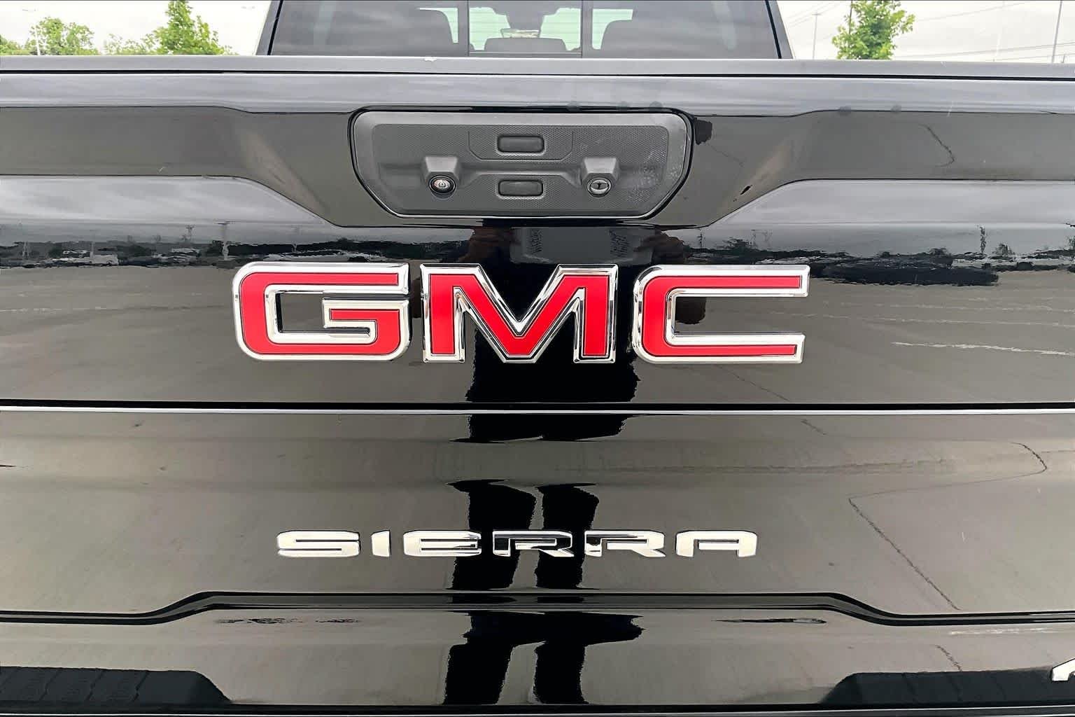 Used 2024 Onyx Black GMC AT4 image 10