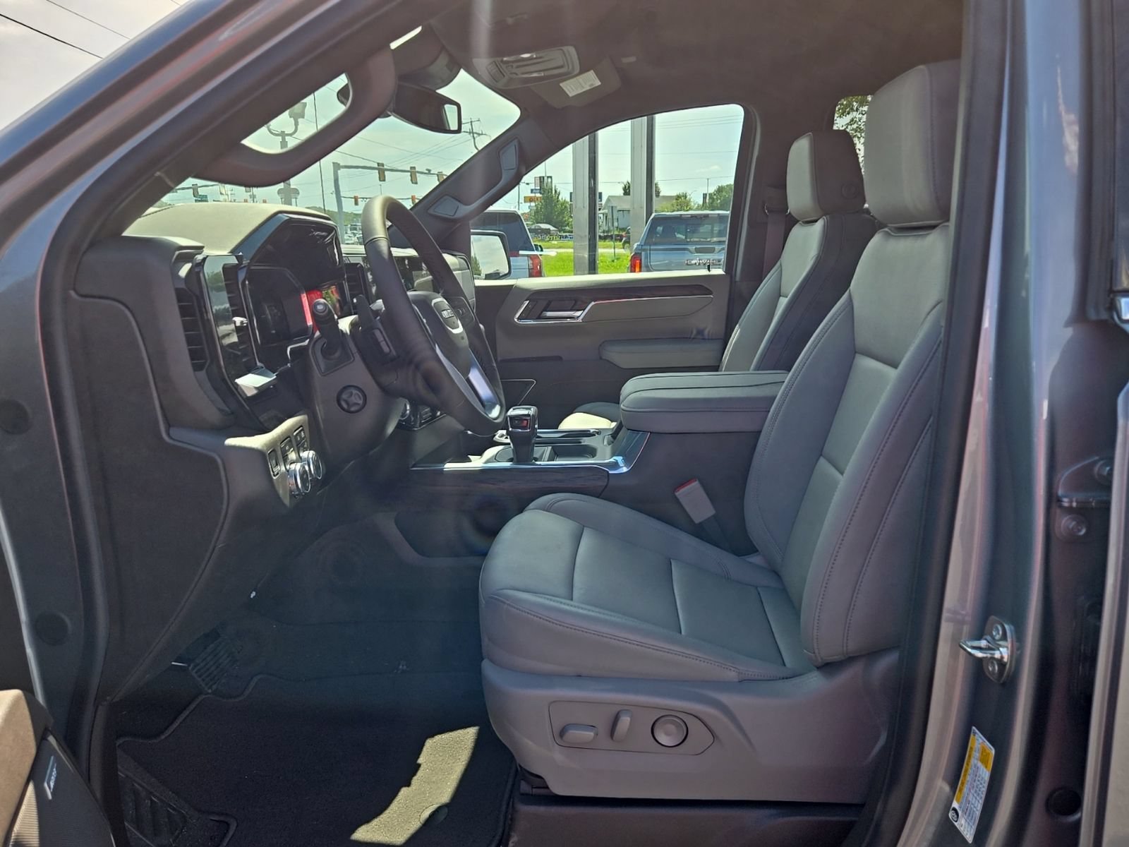 2026 GMC Sierra 1500 SLT - Photo 27