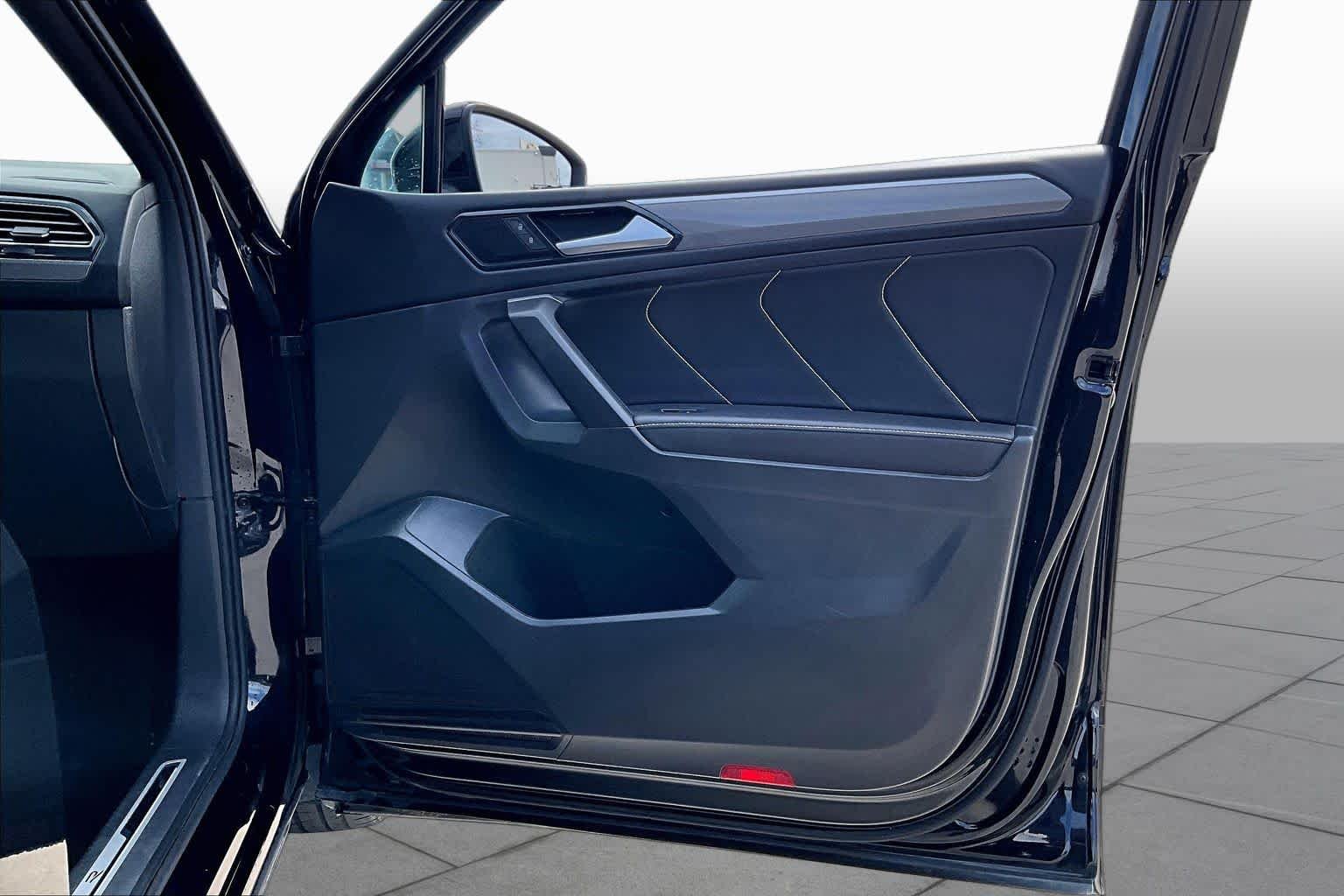 Used 2022 Deep Black Pearl Volkswagen SE R-Line Black image 23