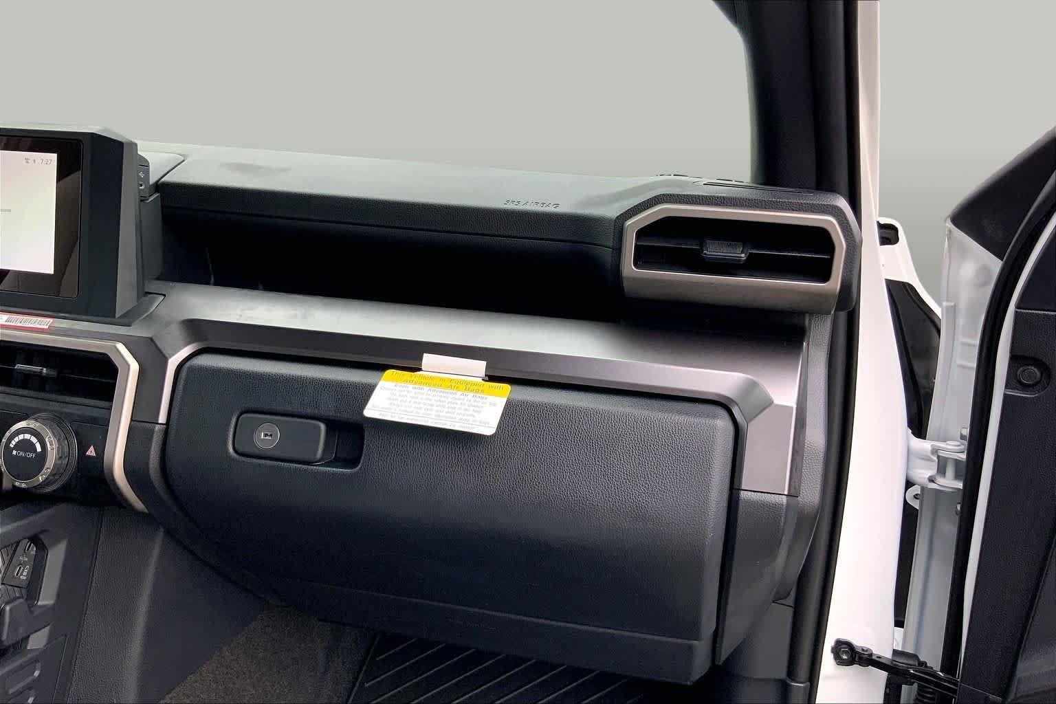Used 2025 Ice Cap Toyota SR5 image 18