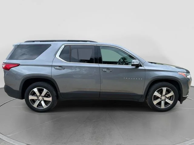 Used 2020 Gray Chevrolet 3LT image 2