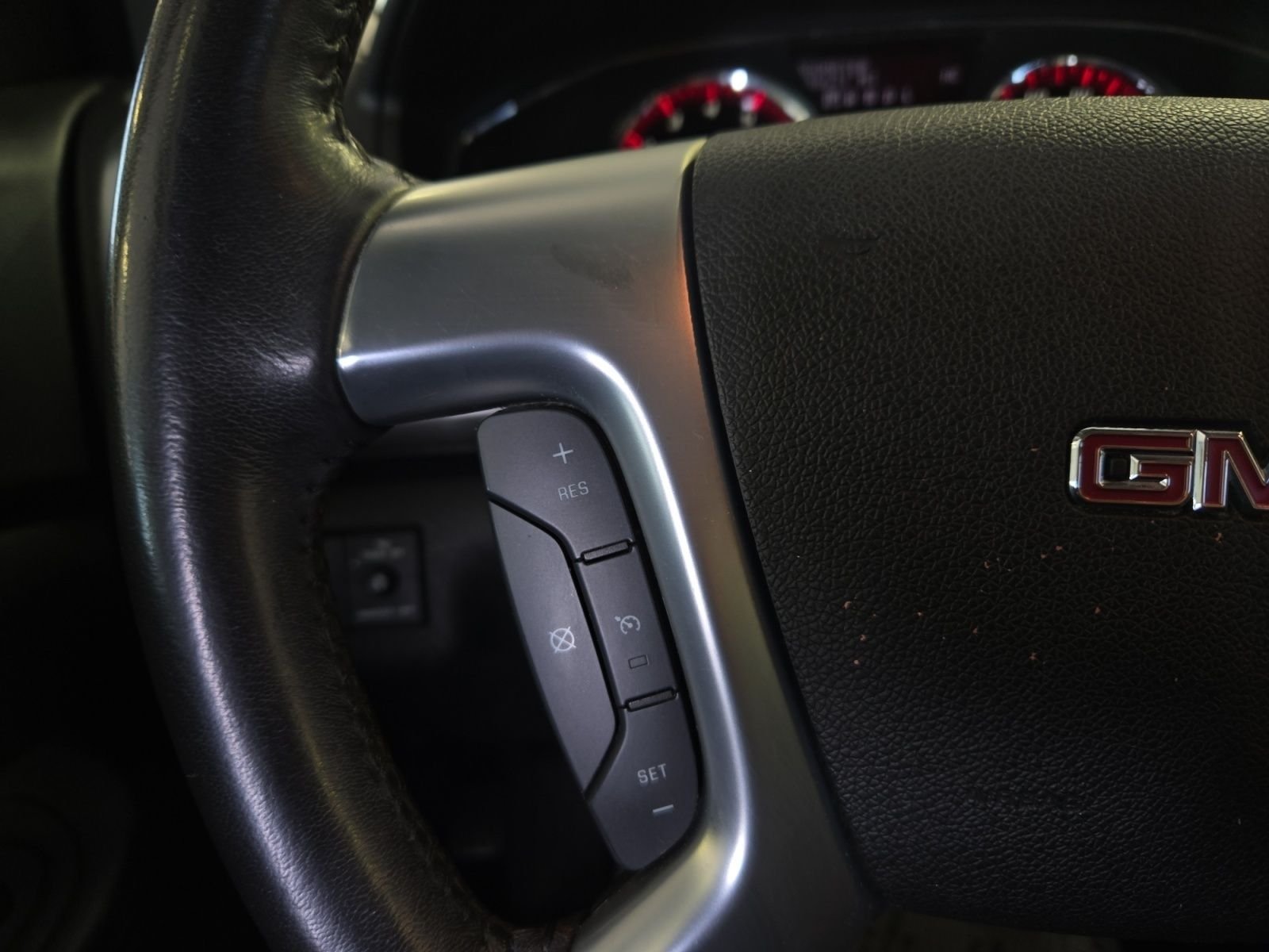 Used 2016 Silver GMC SLE-2 image 19