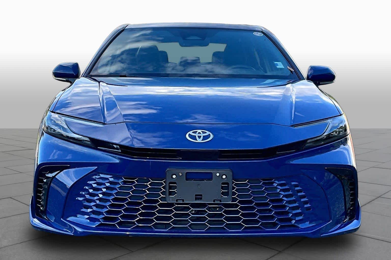 Used 2025 Reservoir Blue Toyota XSE image 4