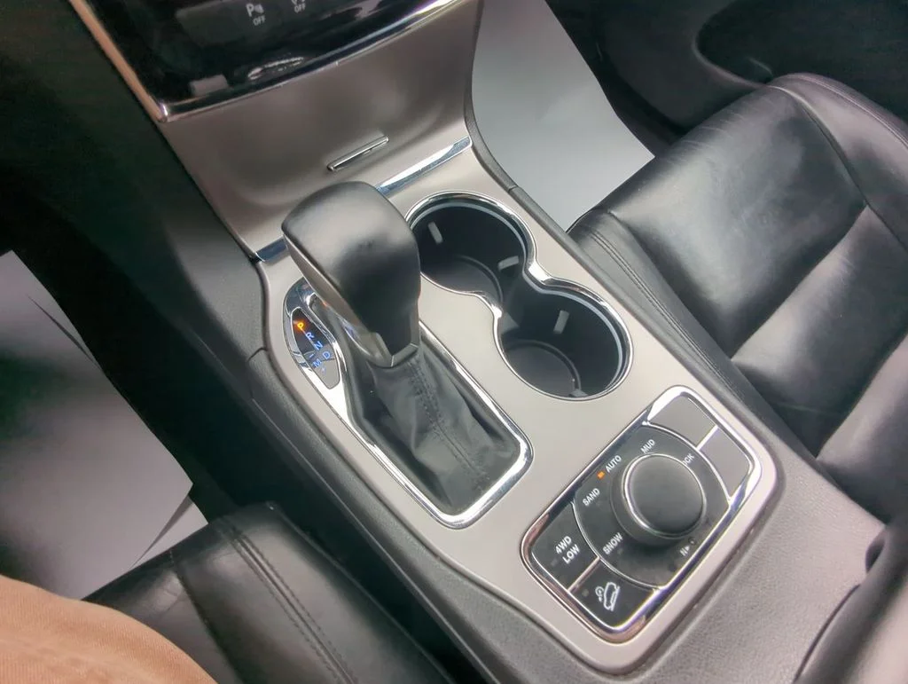 Used 2020 Gray Jeep Limited image 21