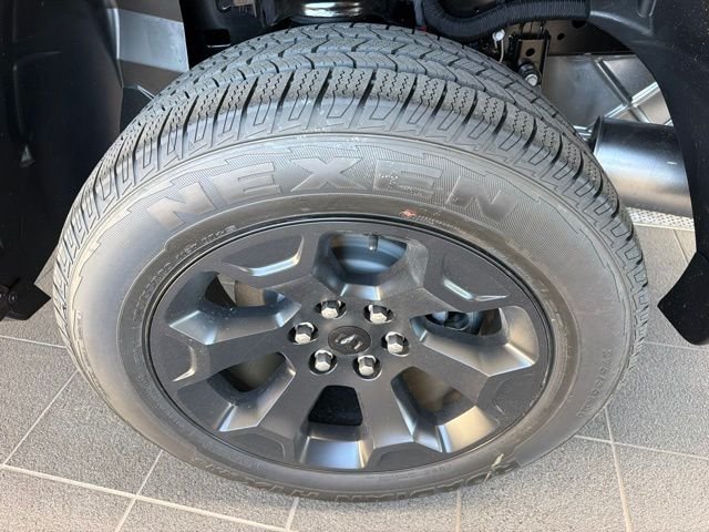 New 2027 Granite Crystal Metallic Clear-Coat Exterior Paint RAM Big Horn/Lone Star image 6