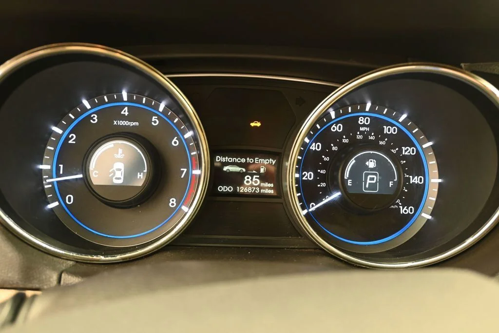 Used 2011 Red Hyundai GLS image 20