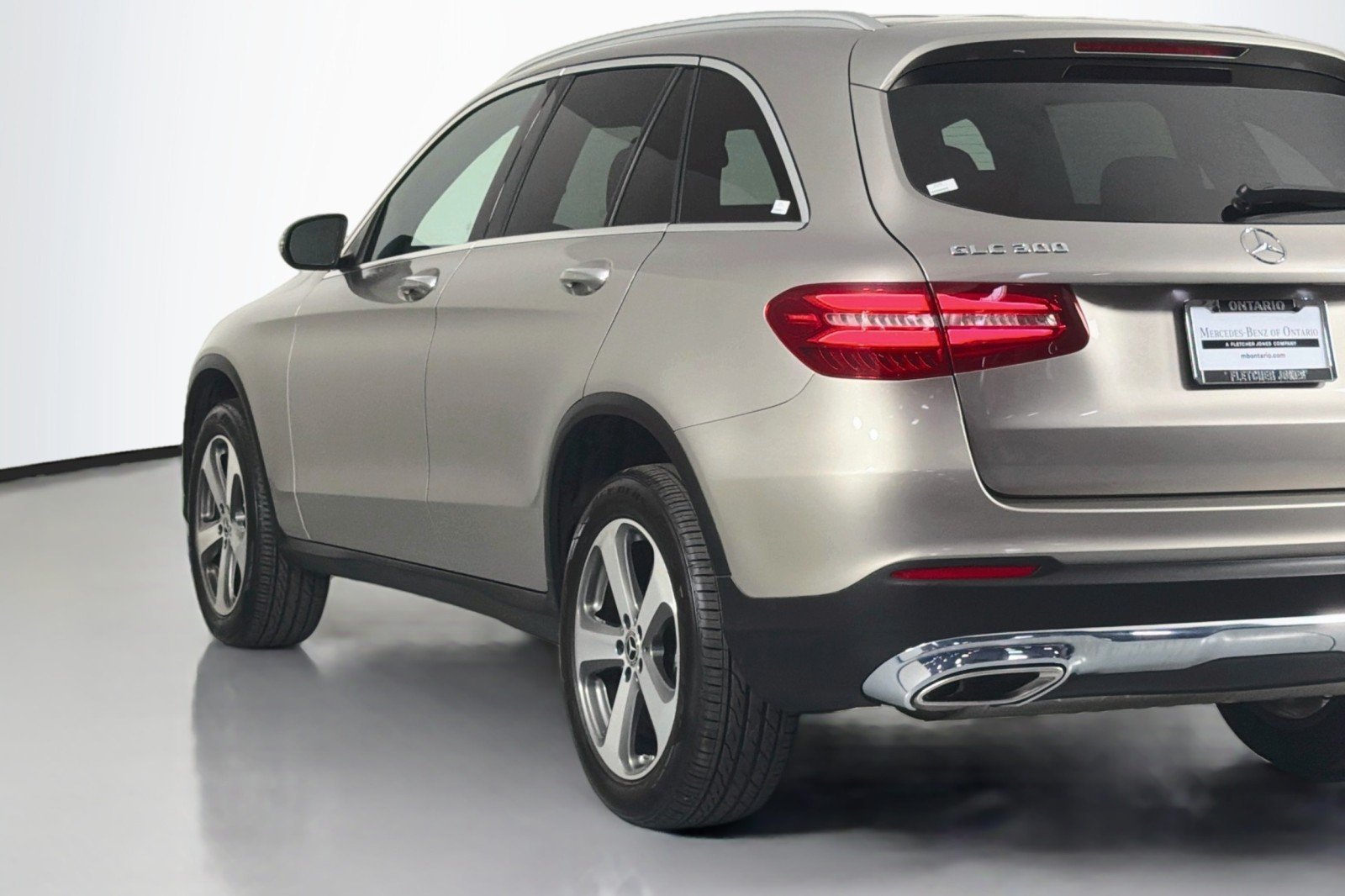 Used 2019 Mojave Silver Metallic Mercedes-Benz 300 image 15