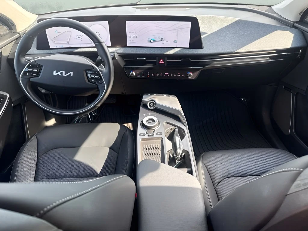 Used 2023 White Kia Wind image 14