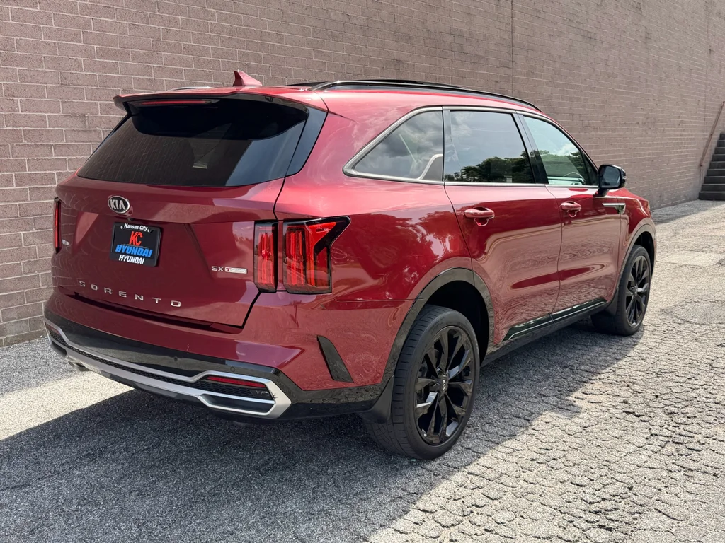 Used 2021 Passion Red Tintcoat Kia SX image 5