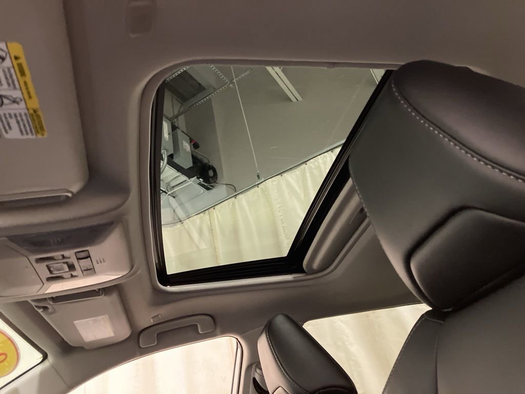Used 2023 White Toyota Hybrid XLE Premium image 9