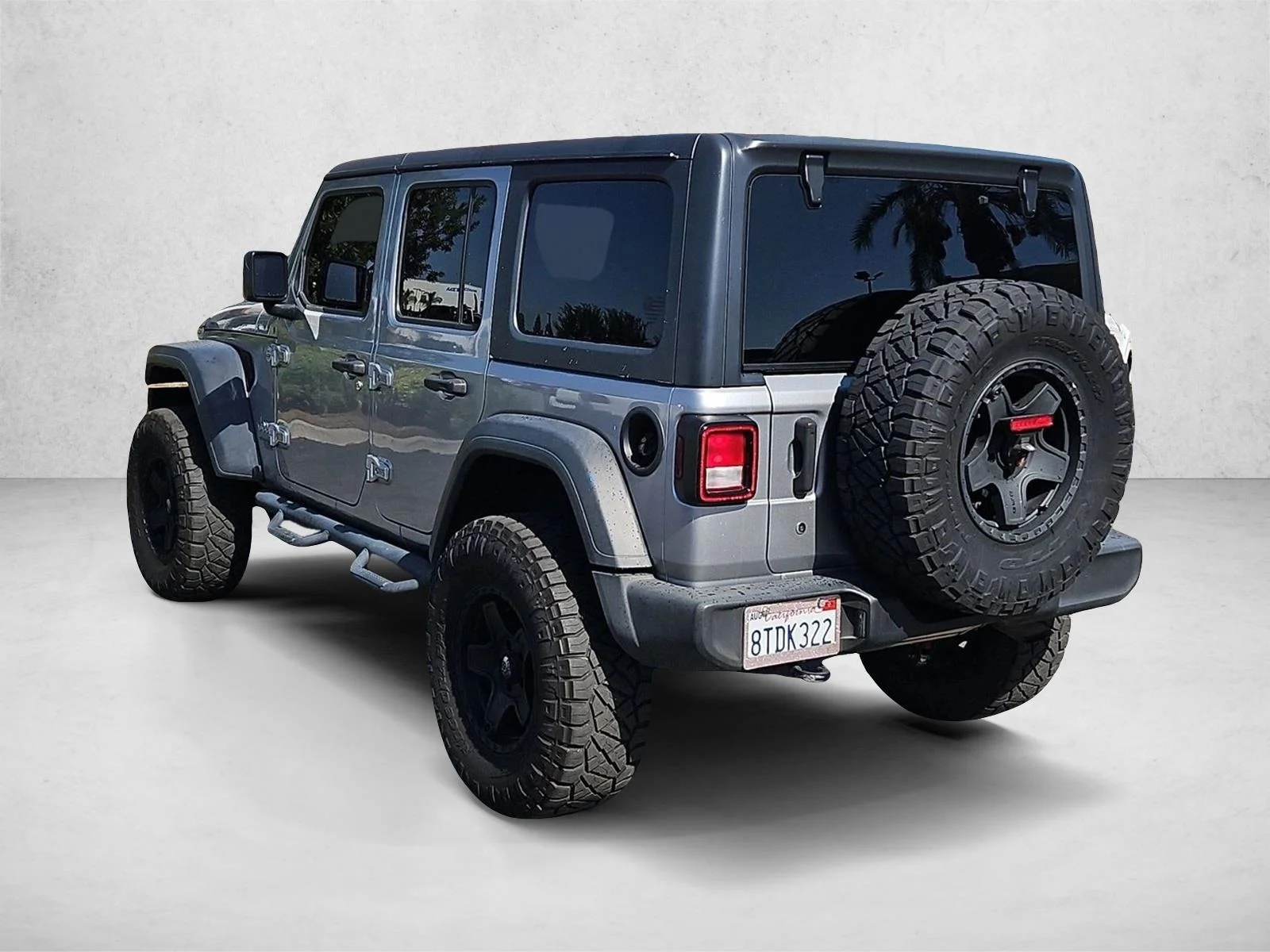 Used 2020 Billet Silver Metallic Clearcoat Jeep Sport S image 7