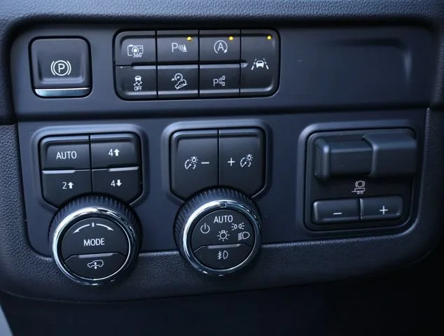 2026 Chevrolet Tahoe Z71 - Photo 14