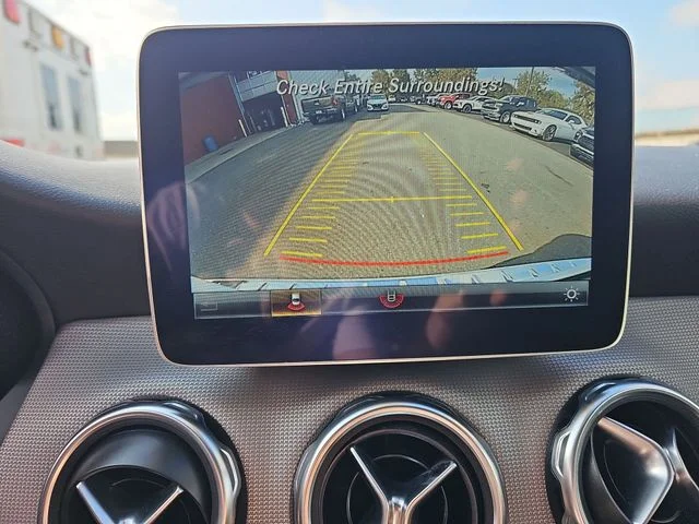 Used 2019 White Mercedes-Benz GLA 250 image 17