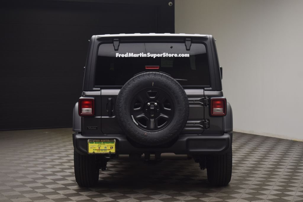 New 2026 Granite Crystal Metallic Clear-Coat Exterior Paint Jeep Sport image 11