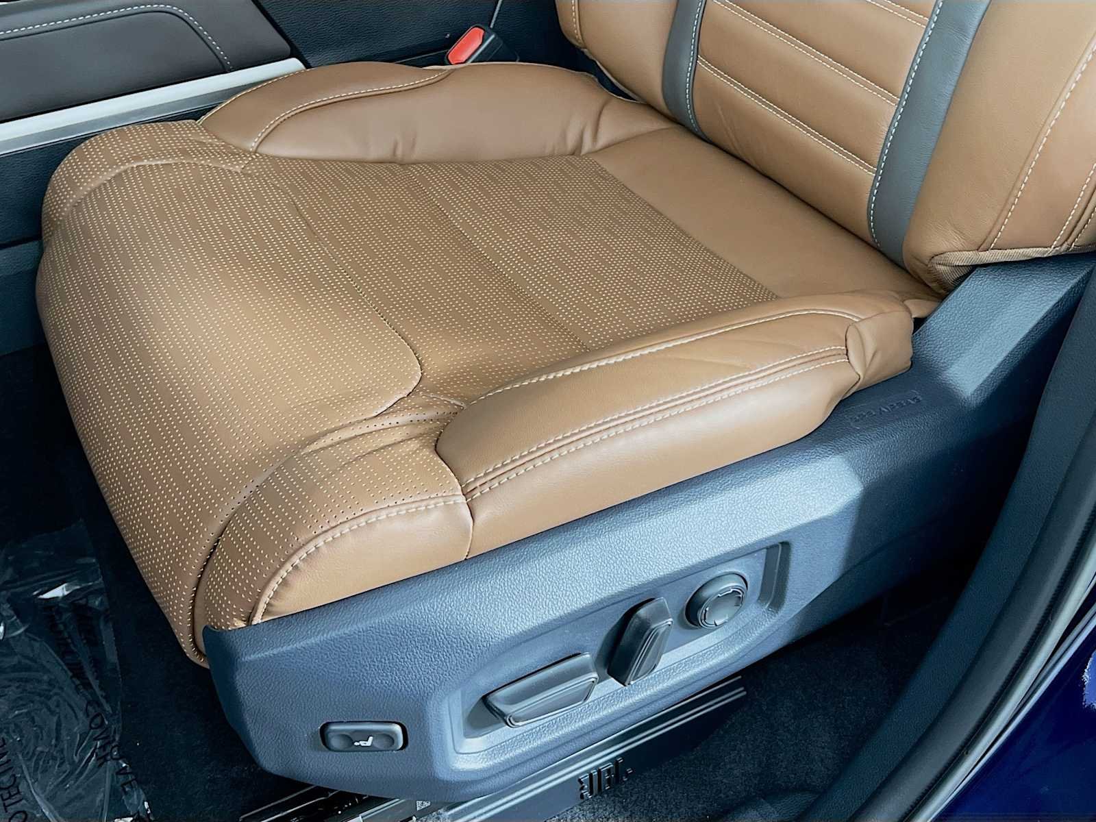 2026 Toyota Tundra 1794 Edition - Photo 18