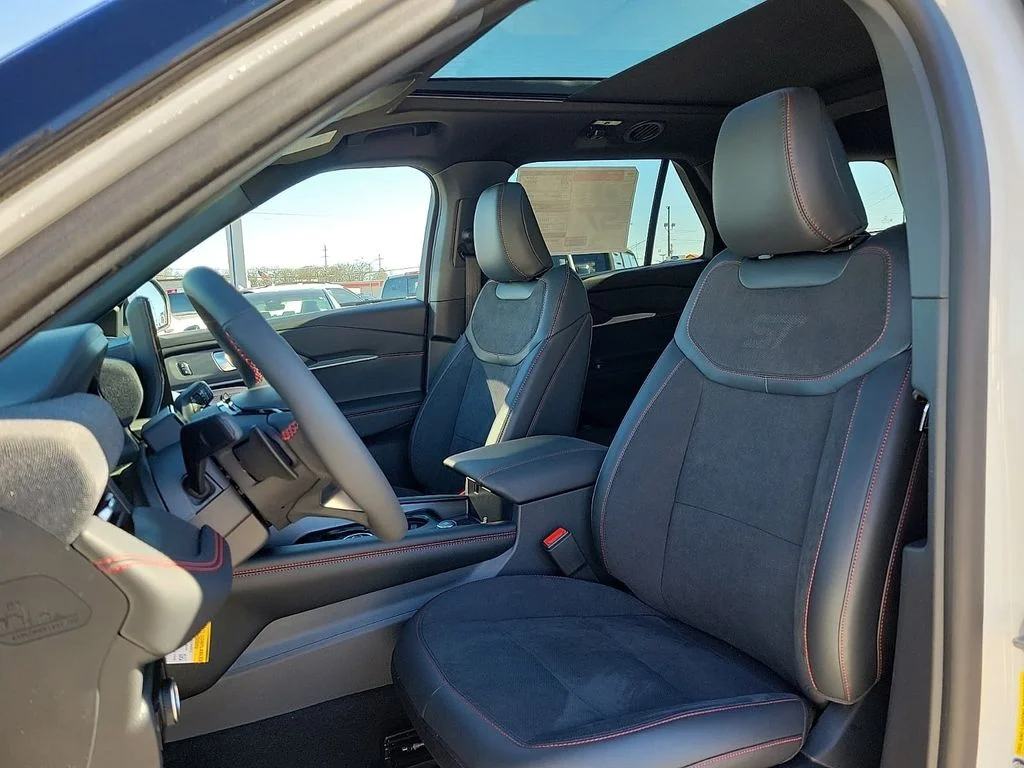 New 2026 Star White Metallic Tri-Coat Ford ST image 12