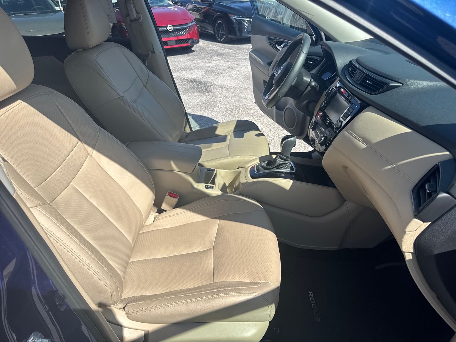 Used 2017 Blue Nissan SL image 47
