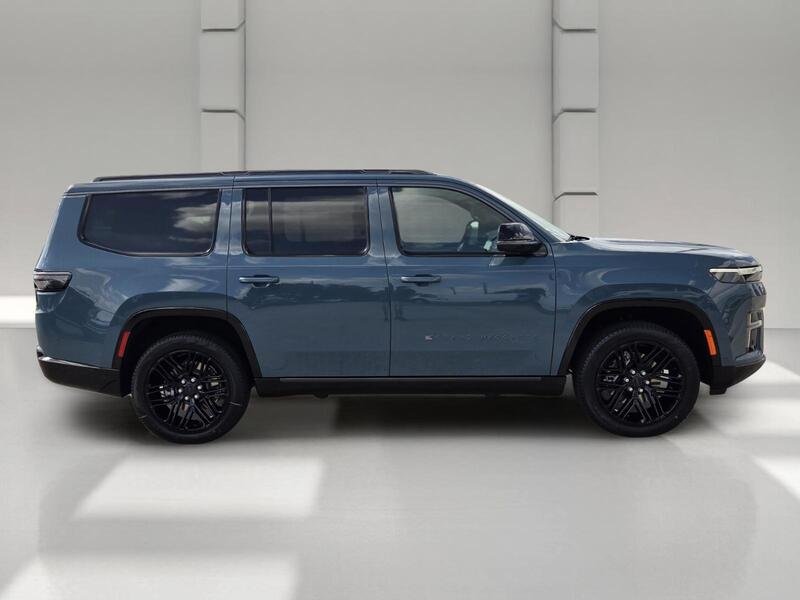 New 2026 Steel Blue Exterior Paint Jeep LIMITED RESERVE 4X4 image 6