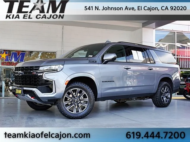 Used 2022 Gray Chevrolet Z71 image 2