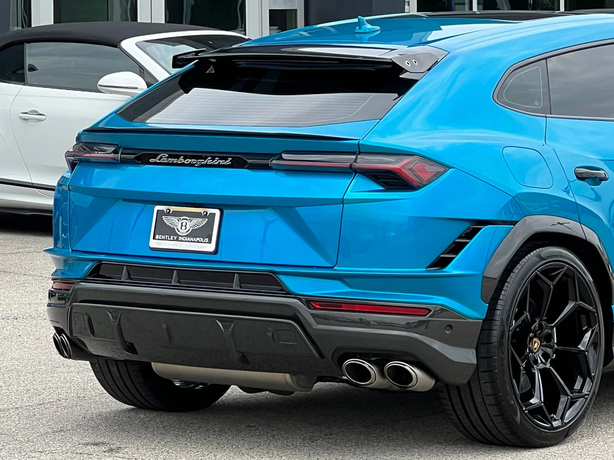 Used 2023 Blue Lamborghini Performante image 5