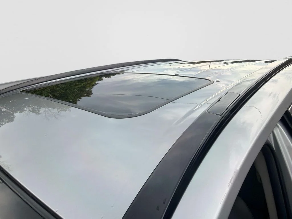 Used 2022 Silver Toyota XLE Premium image 32